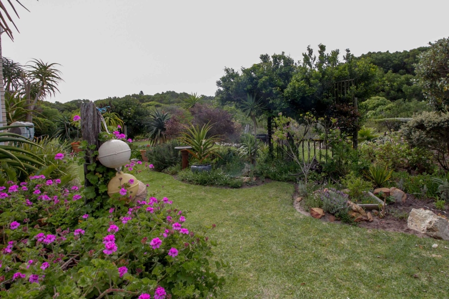 5 Bedroom Property for Sale in Paradise Beach Eastern Cape